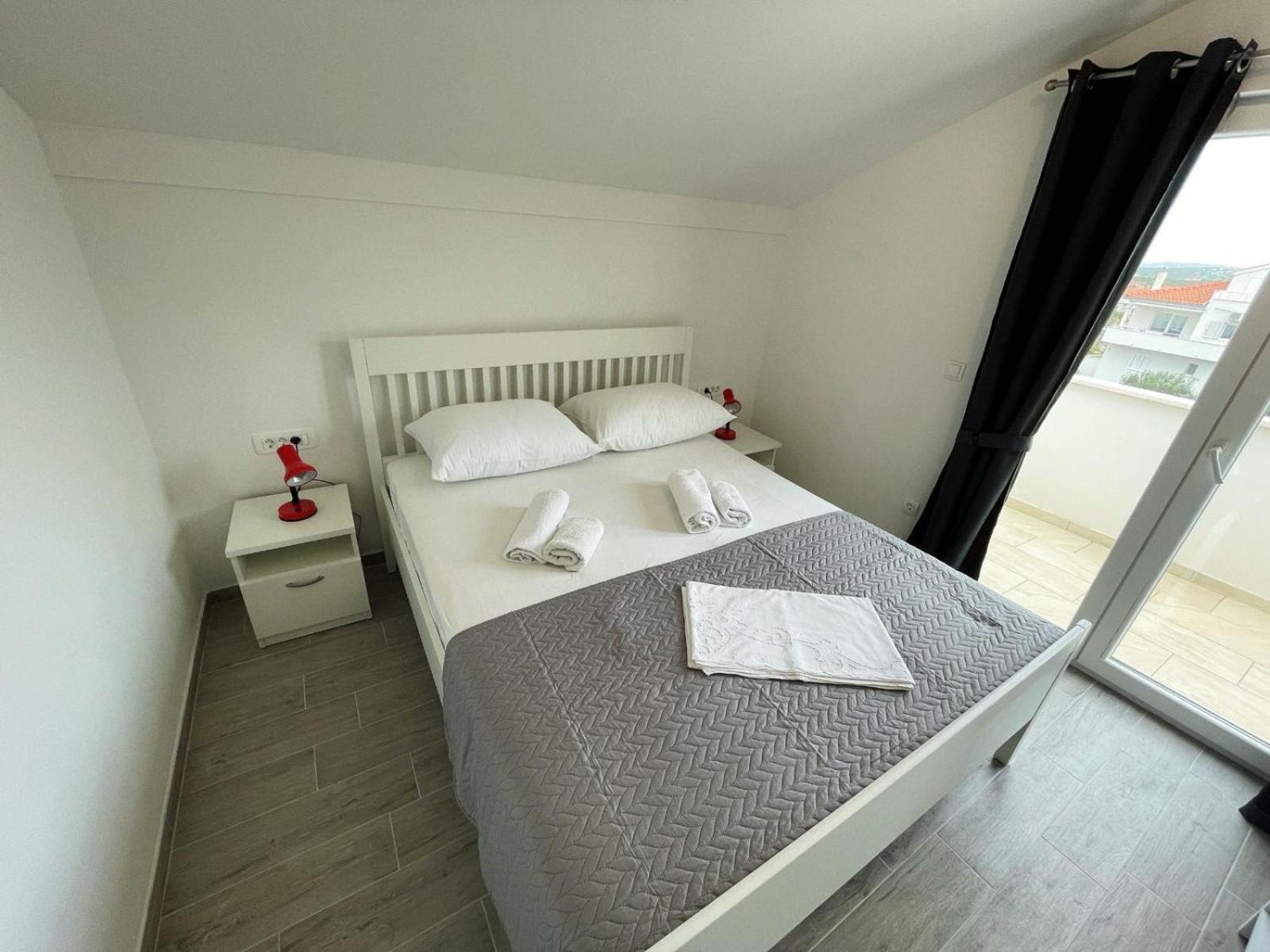 Apartments Kostelic Murter Habitación foto