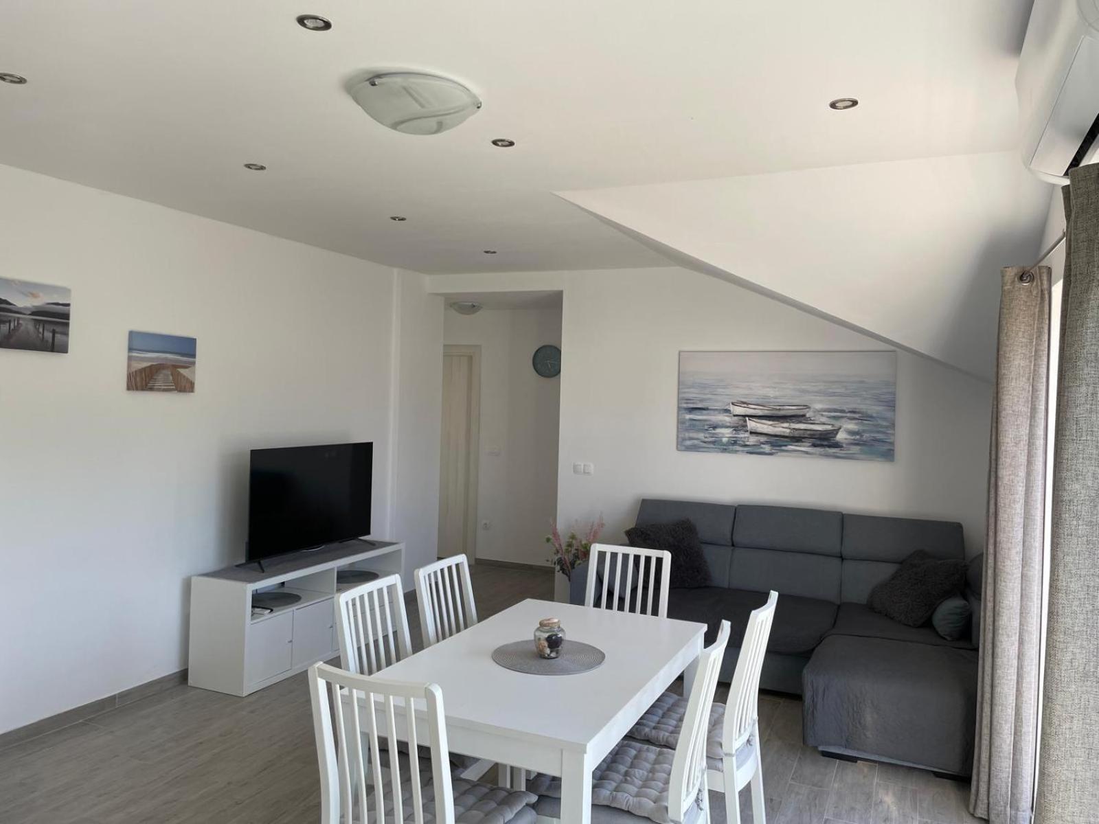 Apartments Kostelic Murter Habitación foto